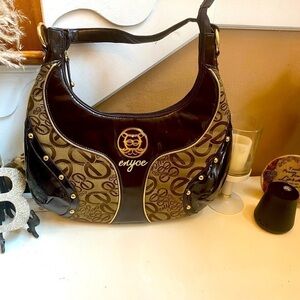 Nwot ENYCE BROWN AND LOGO PURSE